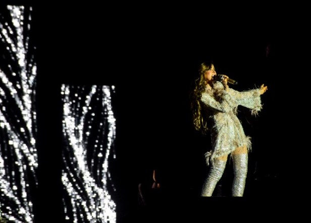 64753365c3a57_gloria-trevi