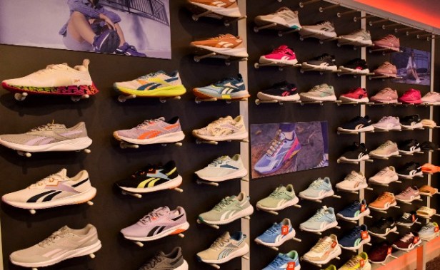 64ee0bc58a3f0_reebok4